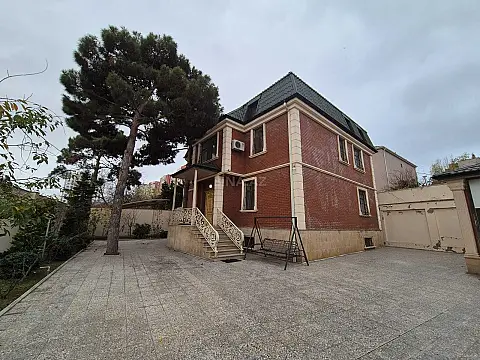 Satılır 7 otaqlı həyət evi 420 m²