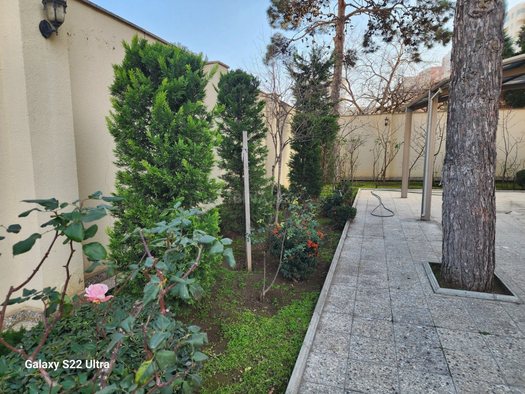 Satılır 7 otaqlı həyət evi 420 m²