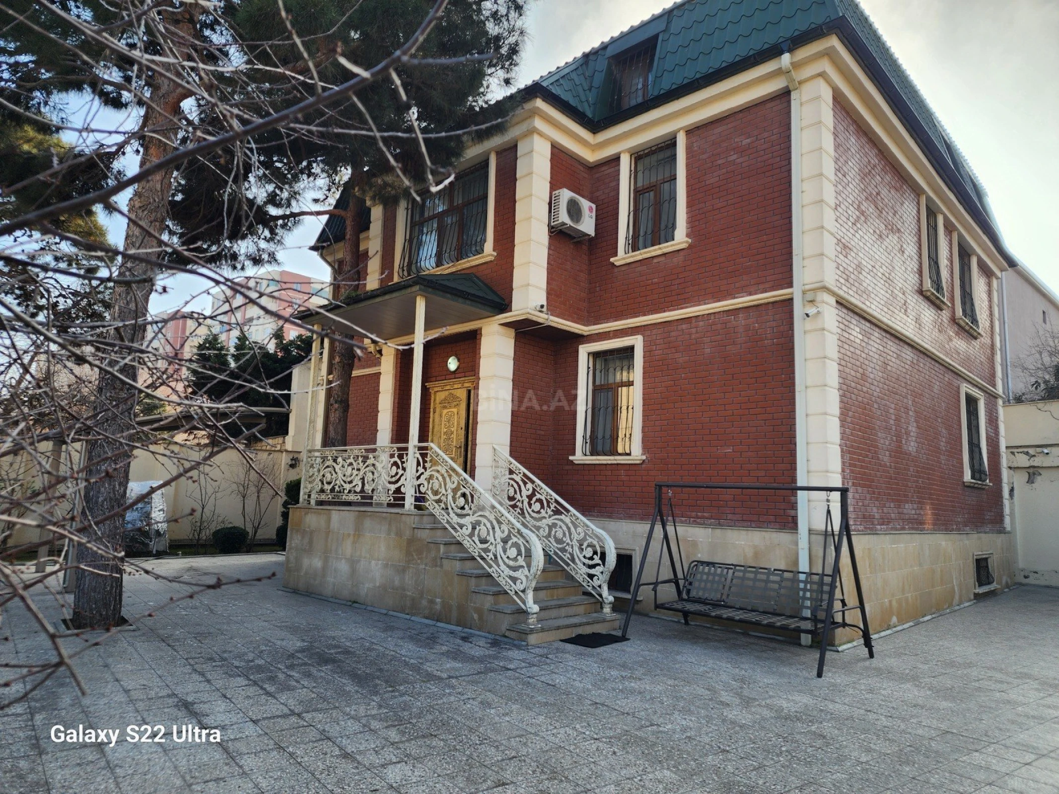 Satılır 7 otaqlı həyət evi 420 m²