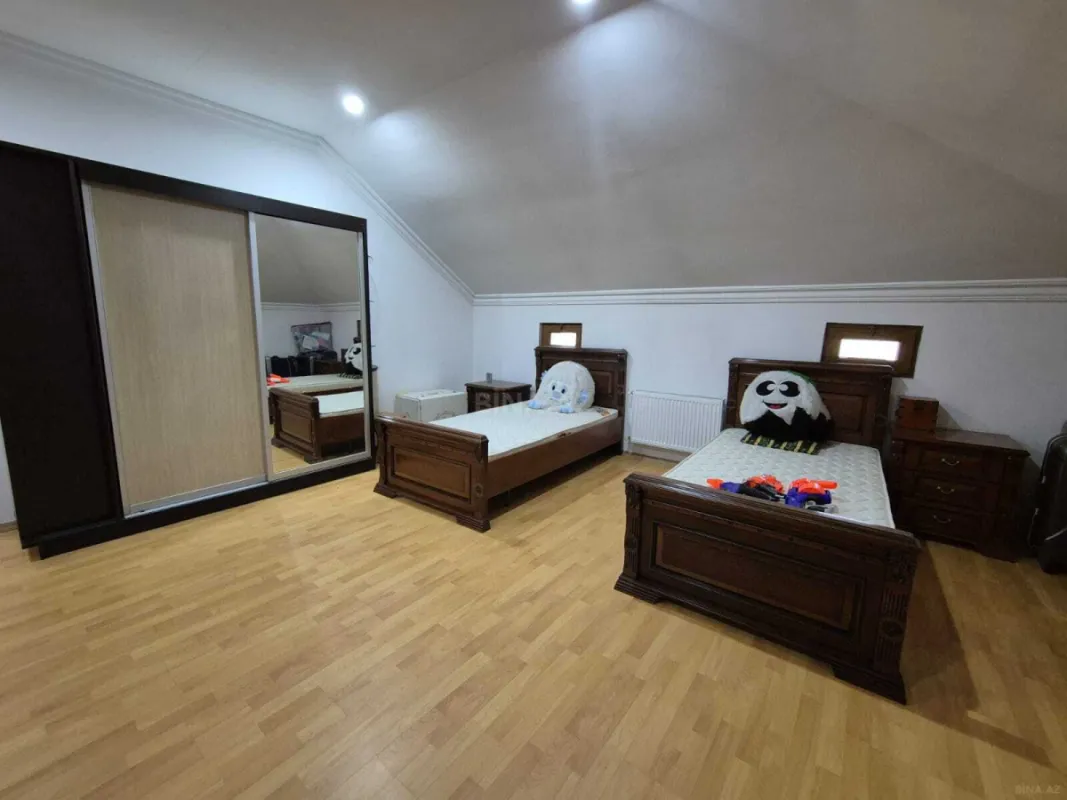 Satılır 7 otaqlı həyət evi 420 m²