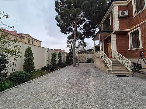 Satılır 7 otaqlı həyət evi 420 m²