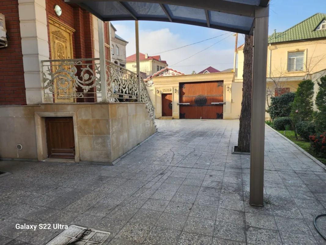 Satılır 7 otaqlı həyət evi 420 m²
