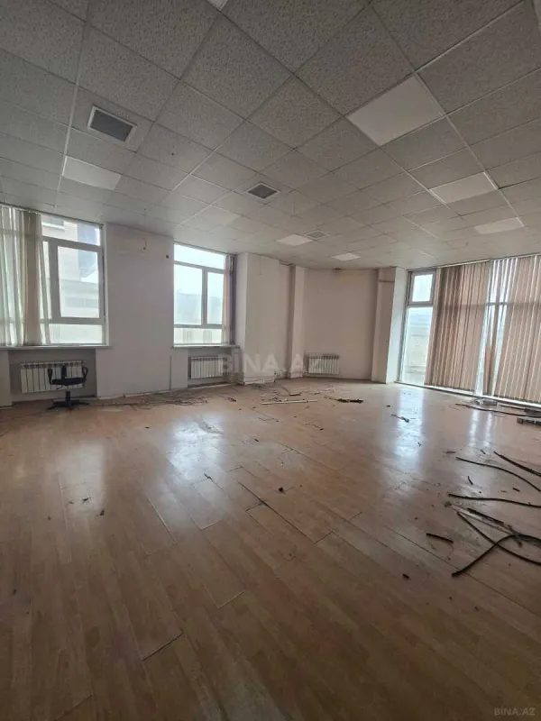 Kirayə verilir 20 otaqlı ofis 1600 m²