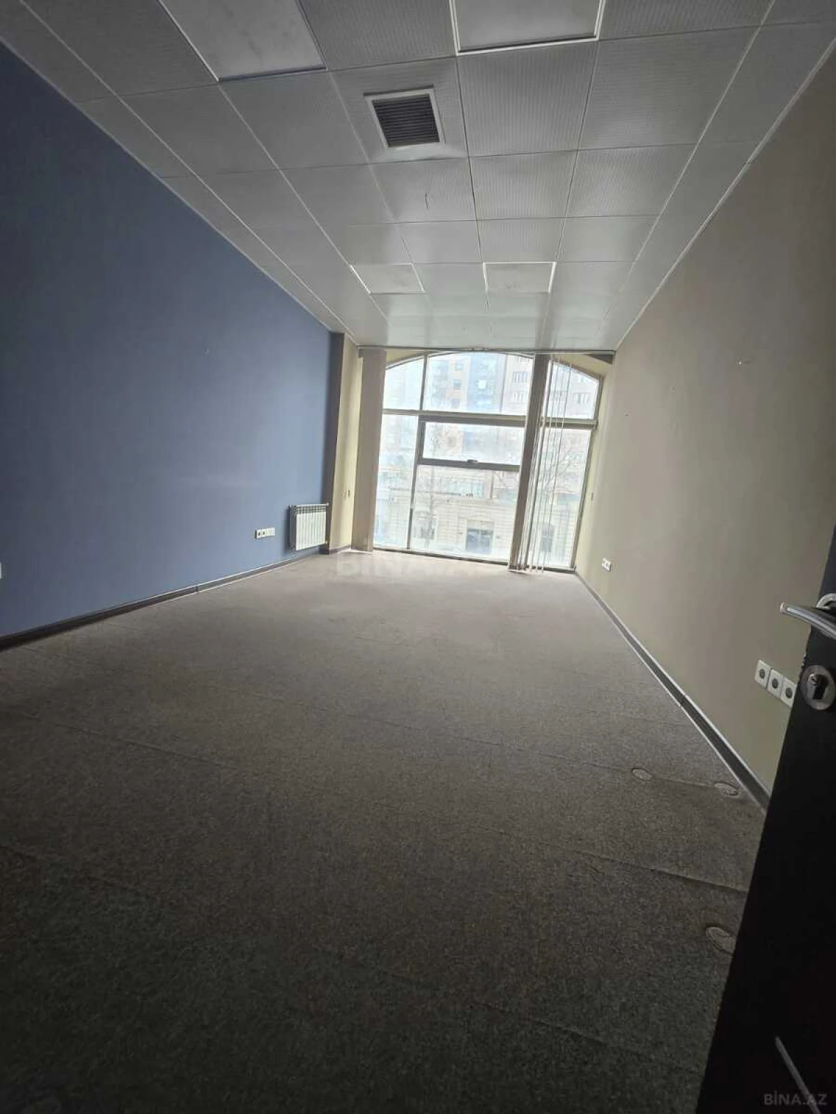 Kirayə verilir 20 otaqlı ofis 1600 m²