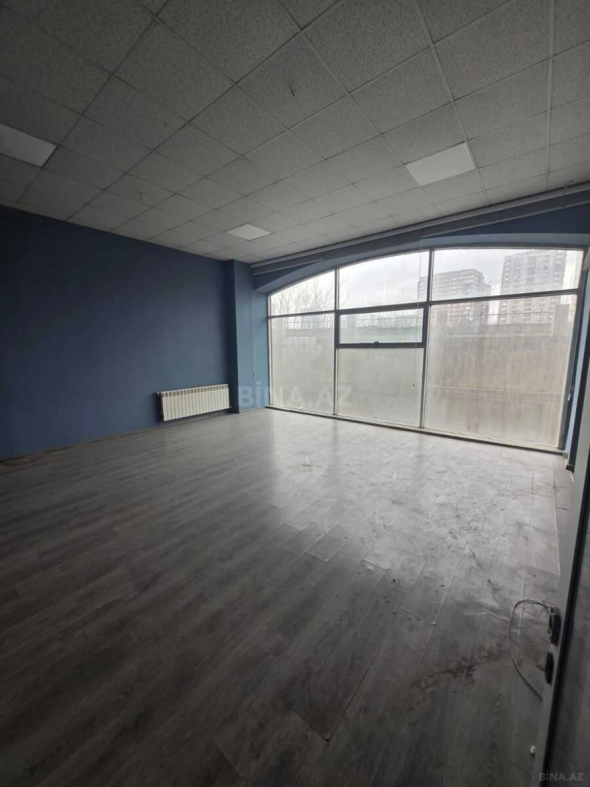 Kirayə verilir 20 otaqlı ofis 1600 m²