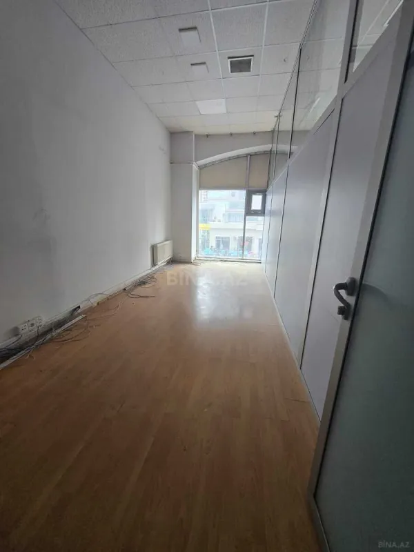 Kirayə verilir 20 otaqlı ofis 1600 m²