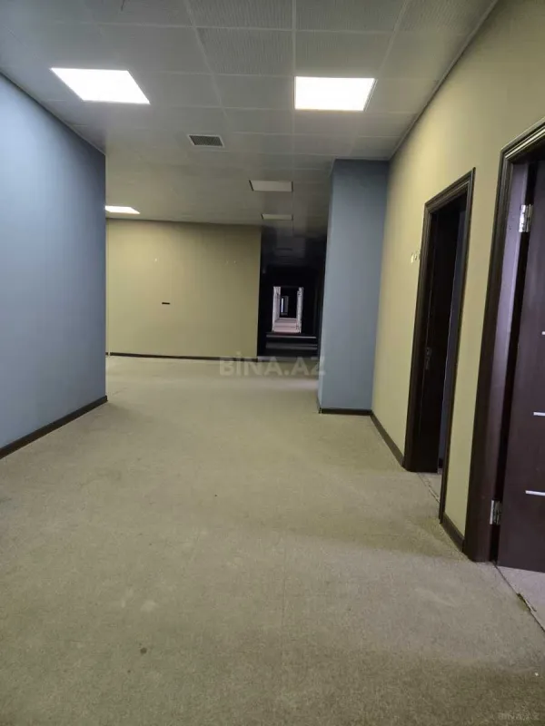 Kirayə verilir 20 otaqlı ofis 1600 m²