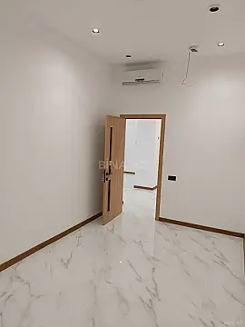Satılır 5 otaqlı ofis 265 m²