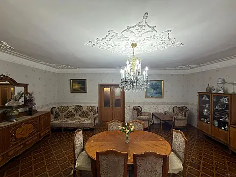 Satılır 4 otaqlı mənzil 110 m²