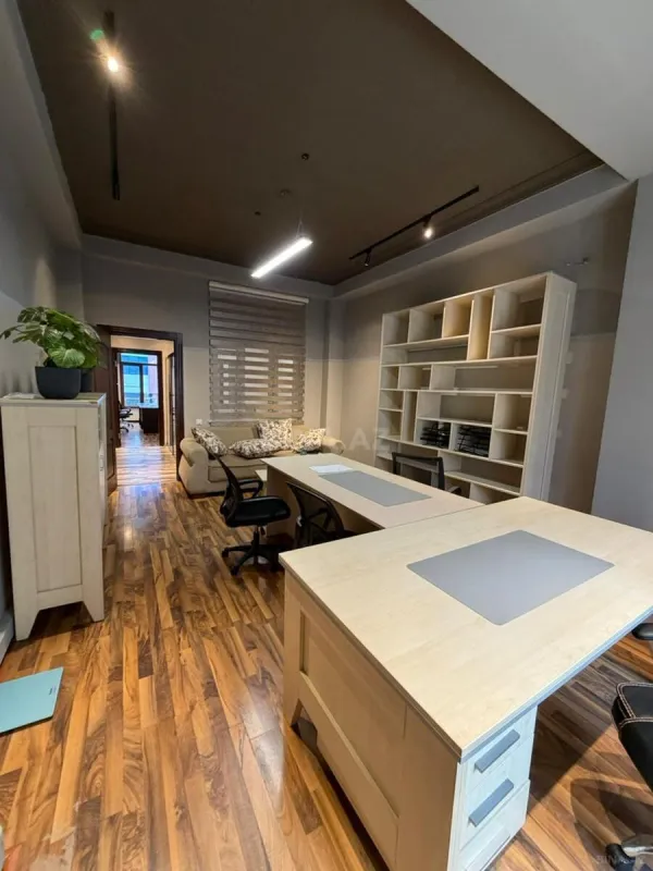 Kirayə verilir 3 otaqlı ofis 80 m²