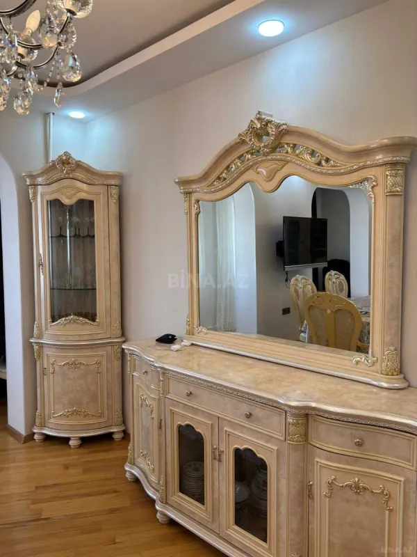 Satılır 4 otaqlı mənzil 100 m²