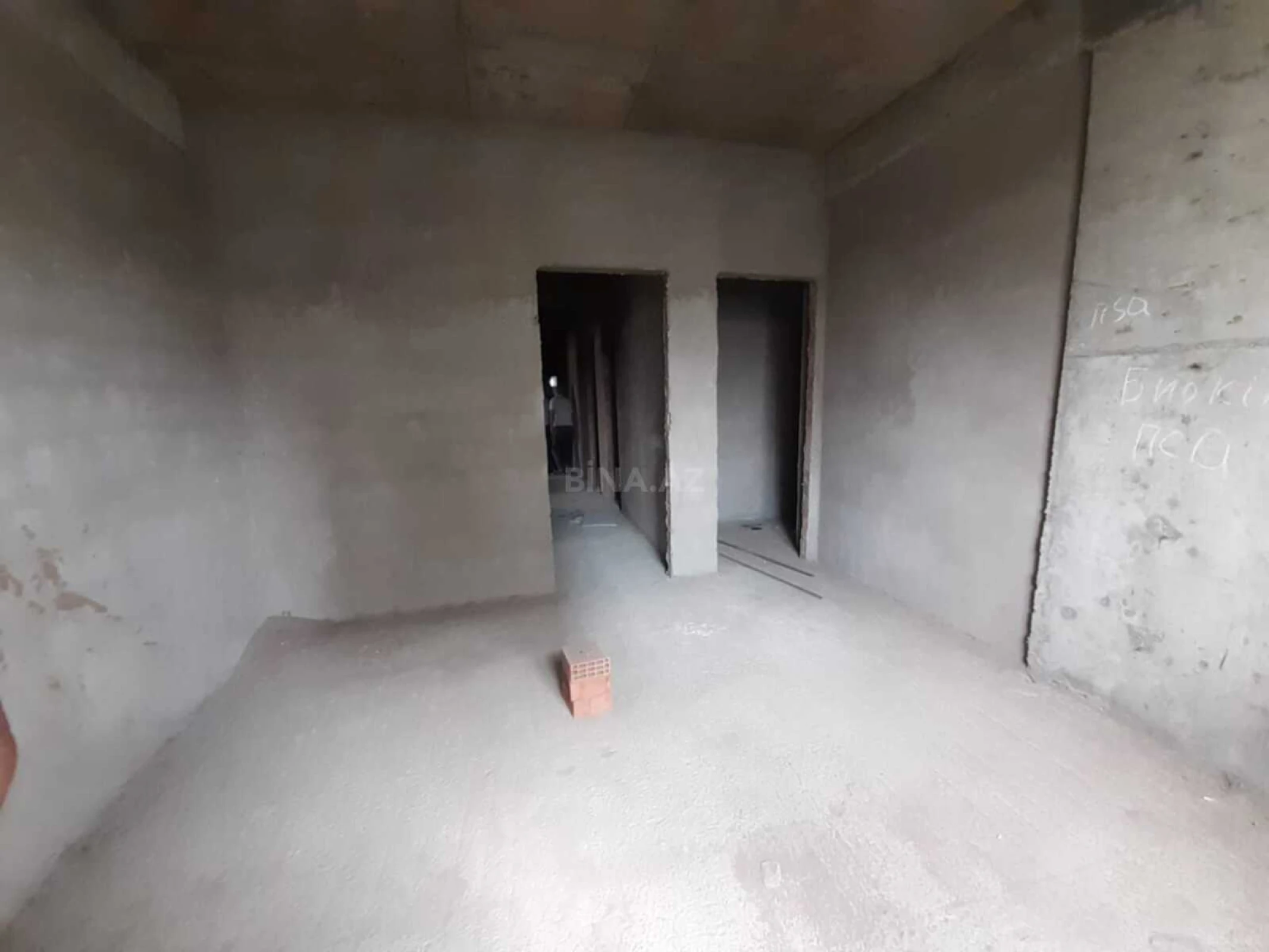 Satılır 1 otaqlı mənzil 70 m²