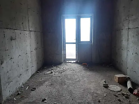 Satılır 1 otaqlı mənzil 70 m²