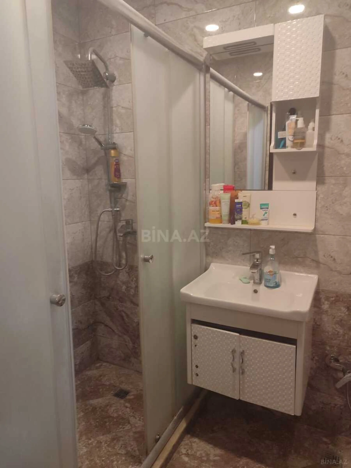Satılır 3 otaqlı mənzil 110 m²