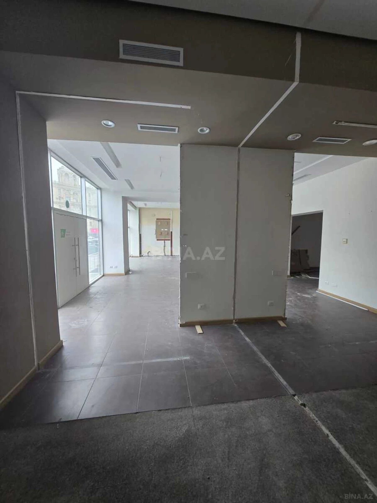 Kirayə verilir obyekt 220 m²