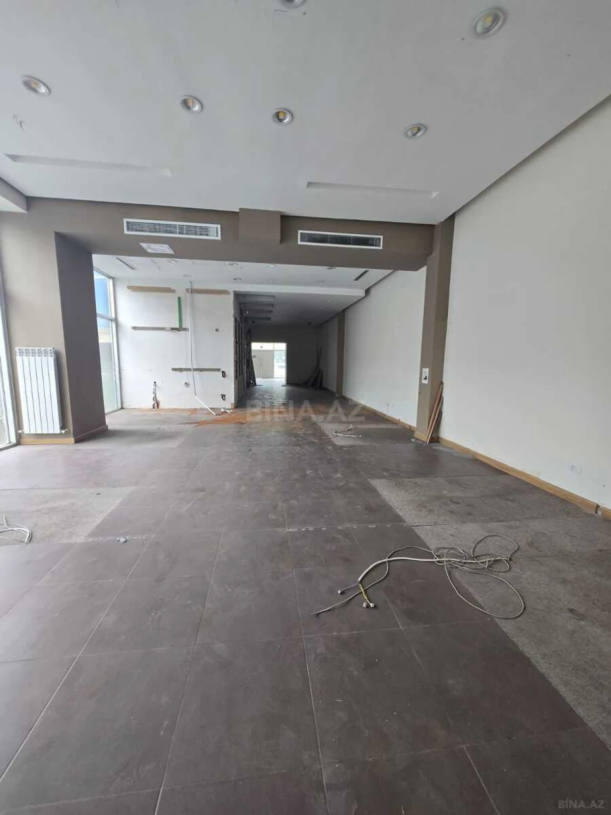 Kirayə verilir obyekt 220 m²