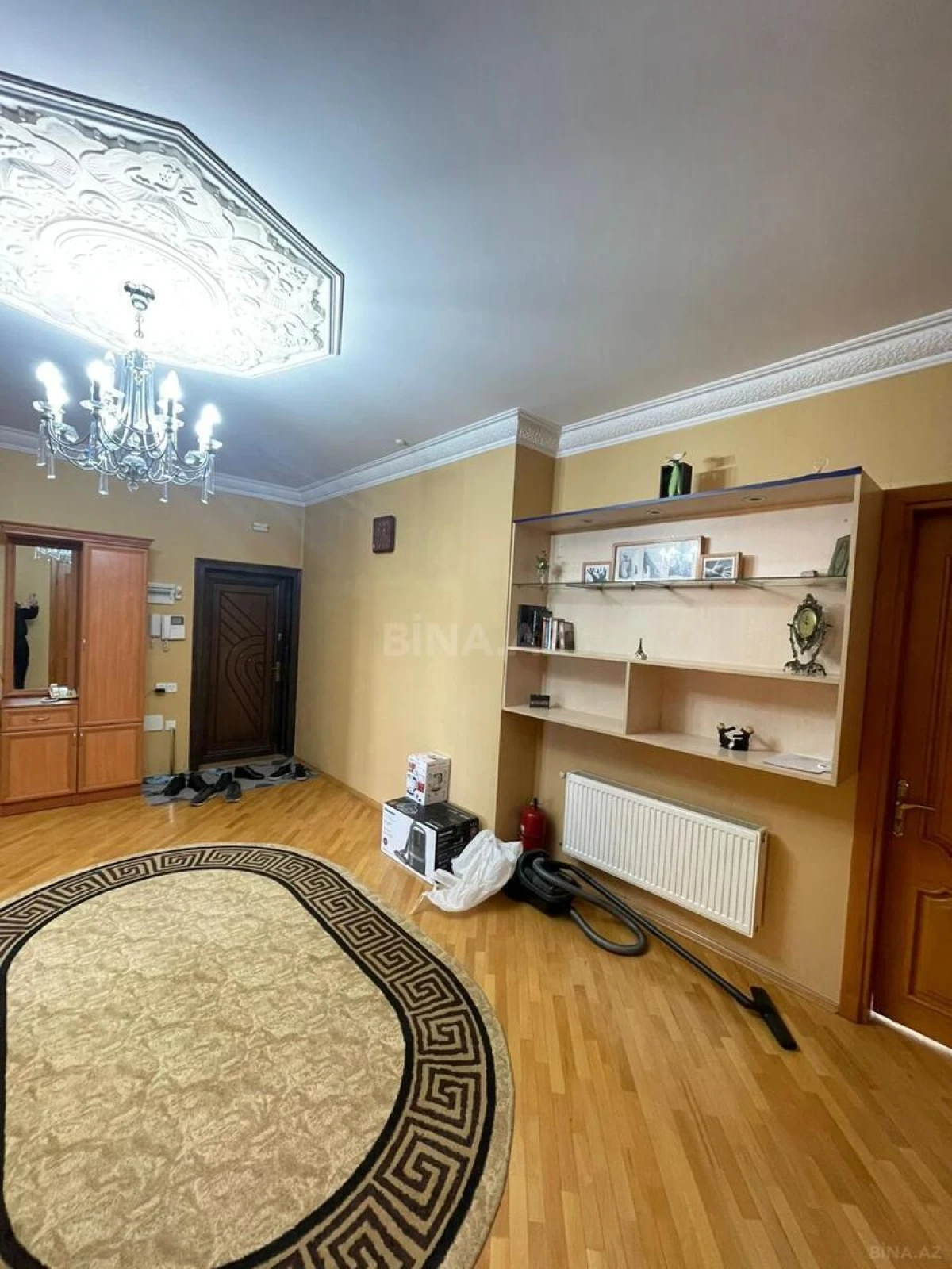 Kirayə verilir 3 otaqlı mənzil 170 m²