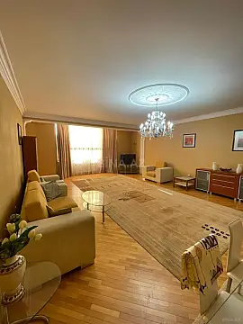 Kirayə verilir 3 otaqlı mənzil 170 m²