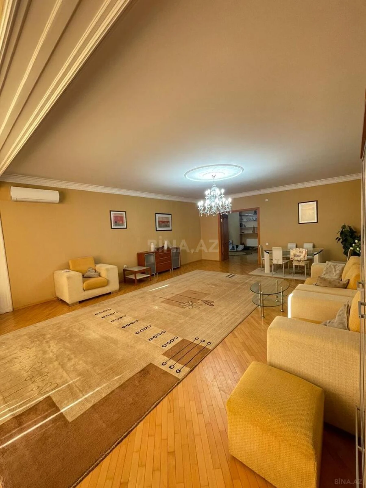 Kirayə verilir 3 otaqlı mənzil 170 m²