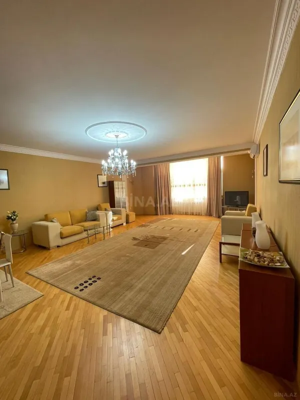 Kirayə verilir 3 otaqlı mənzil 170 m²