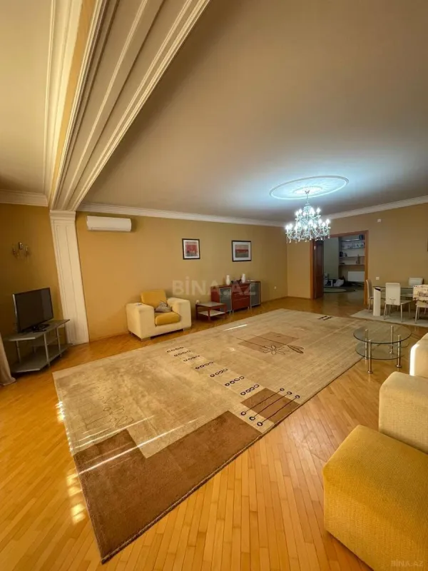 Kirayə verilir 3 otaqlı mənzil 170 m²