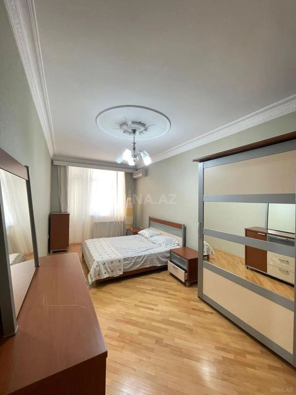 Kirayə verilir 3 otaqlı mənzil 170 m²