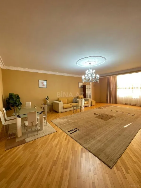 Kirayə verilir 3 otaqlı mənzil 170 m²