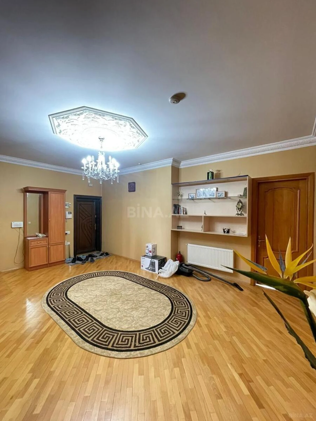 Kirayə verilir 3 otaqlı mənzil 170 m²
