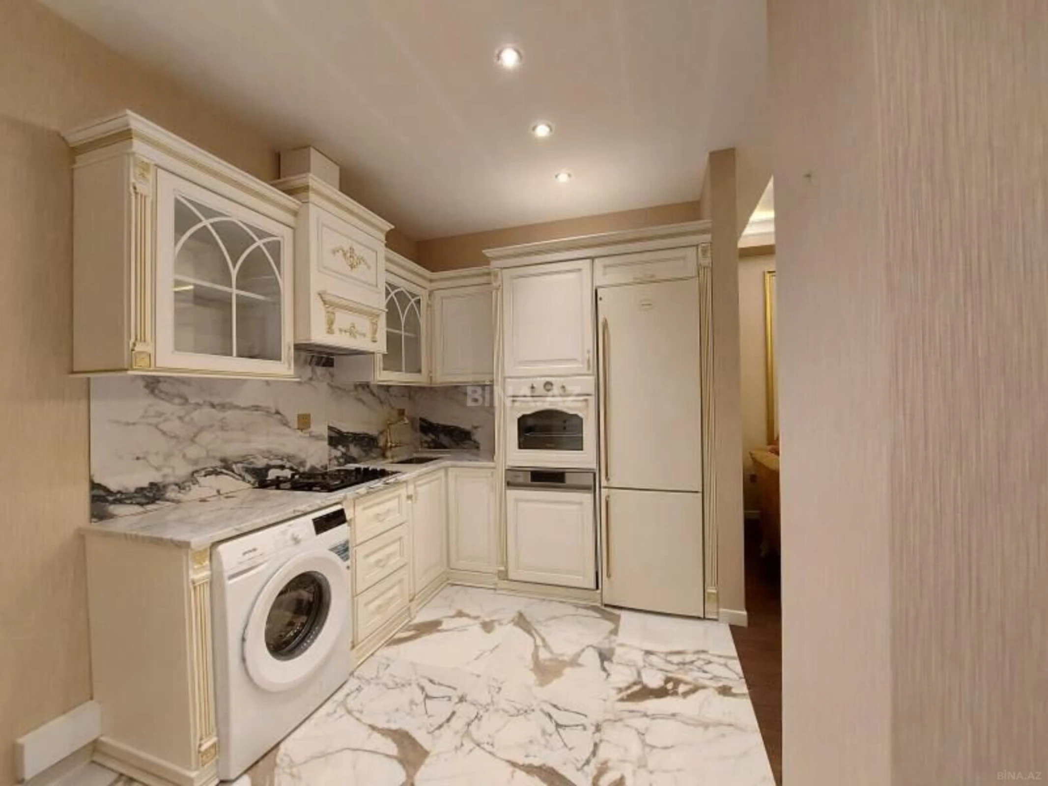 Kirayə verilir 2 otaqlı mənzil 65 m²