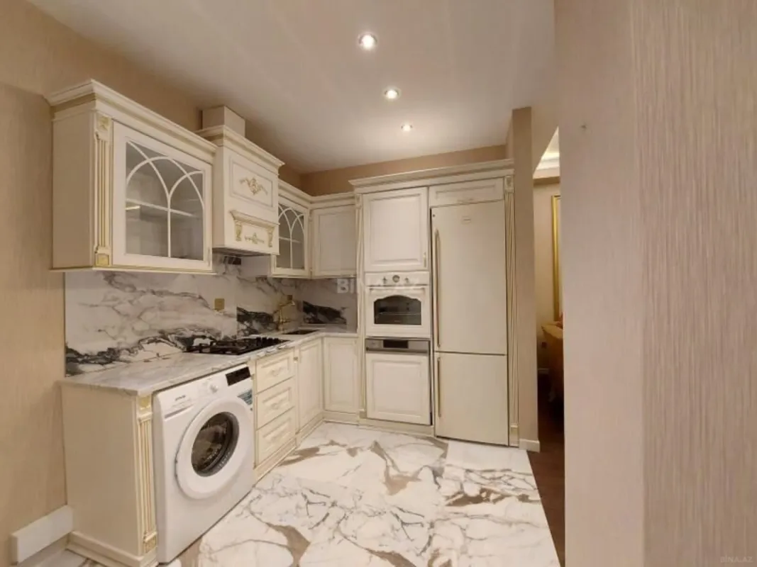 Kirayə verilir 2 otaqlı mənzil 65 m²