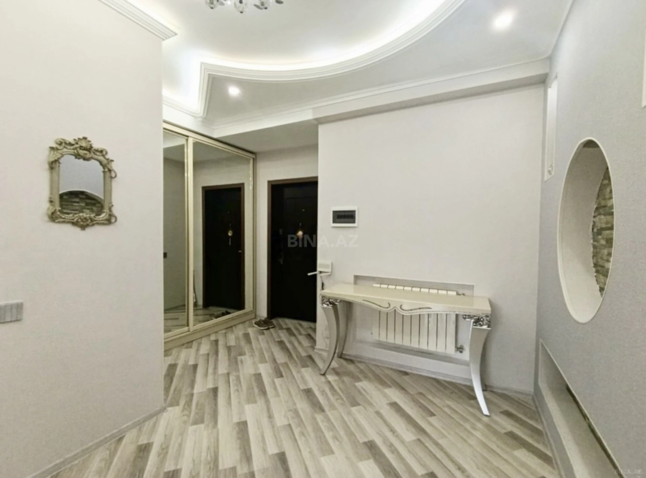Satılır 3 otaqlı mənzil 115 m²