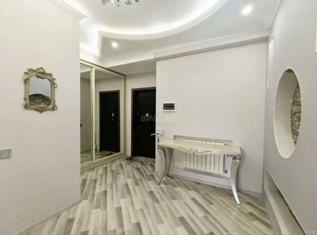 Satılır 3 otaqlı mənzil 115 m²
