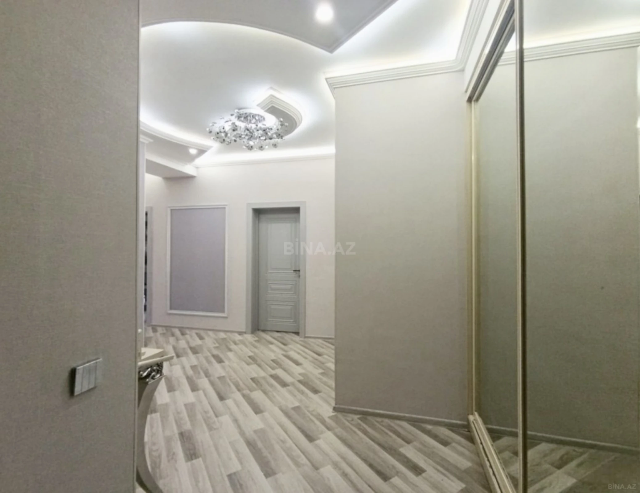 Satılır 3 otaqlı mənzil 115 m²