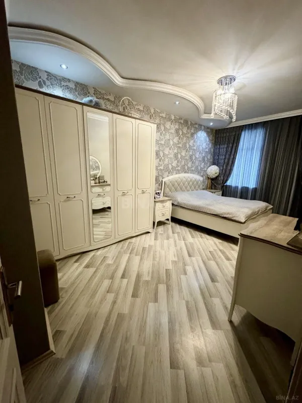 Satılır 3 otaqlı mənzil 115 m²