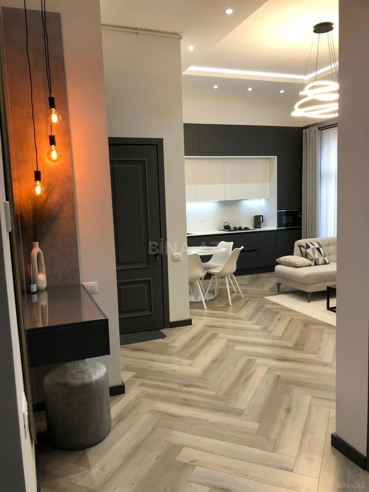 Kirayə verilir 2 otaqlı mənzil 58 m²