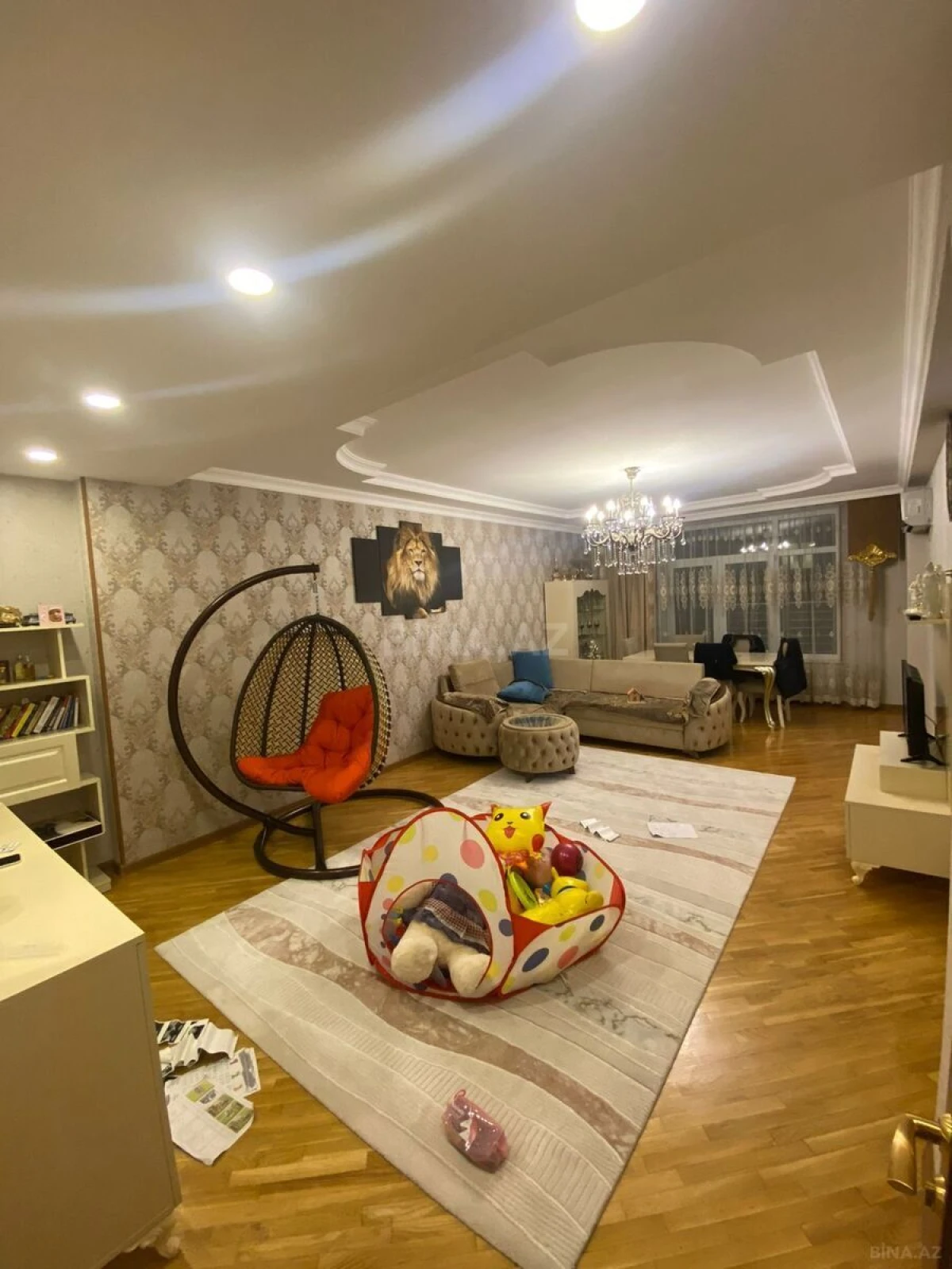 Satılır 3 otaqlı mənzil 130 m²