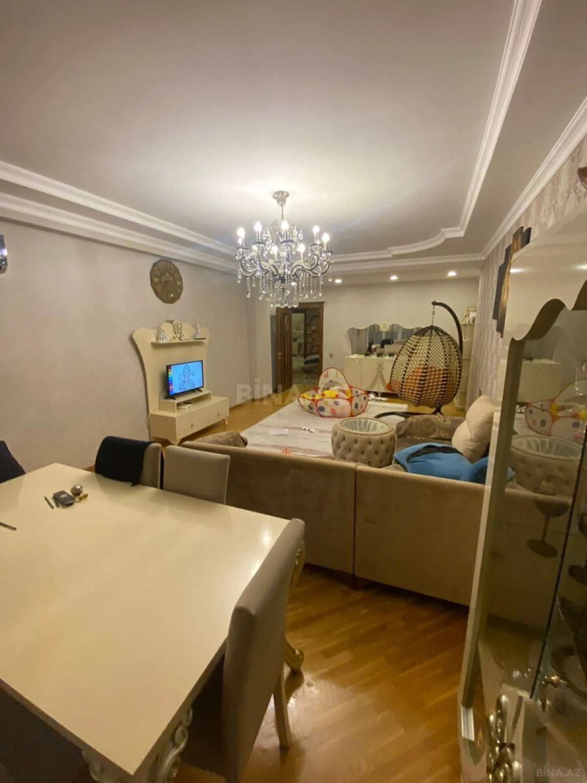 Satılır 3 otaqlı mənzil 130 m²