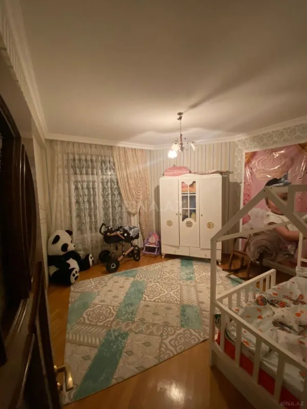 Satılır 3 otaqlı mənzil 130 m²