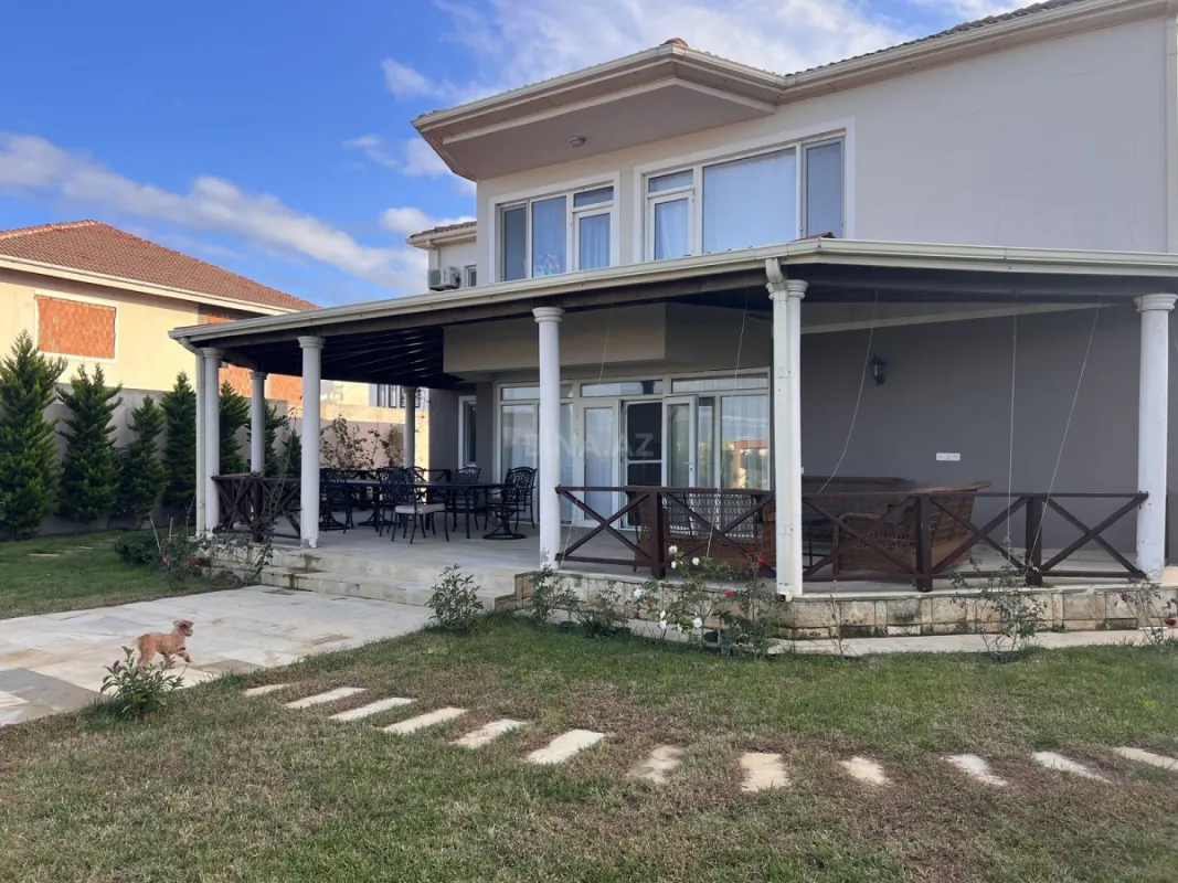 Satılır 7 otaqlı həyət evi 250 m²