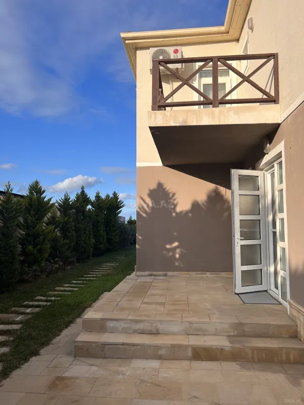 Satılır 7 otaqlı həyət evi 250 m²