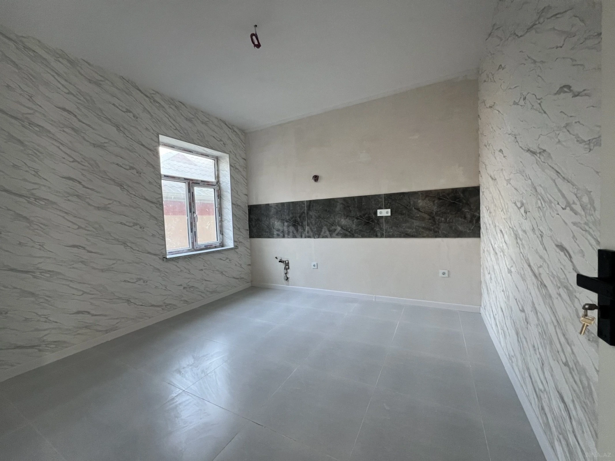 Satılır 4 otaqlı həyət evi 140 m²