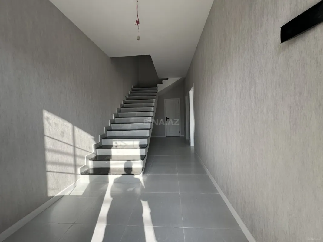 Satılır 4 otaqlı həyət evi 140 m²