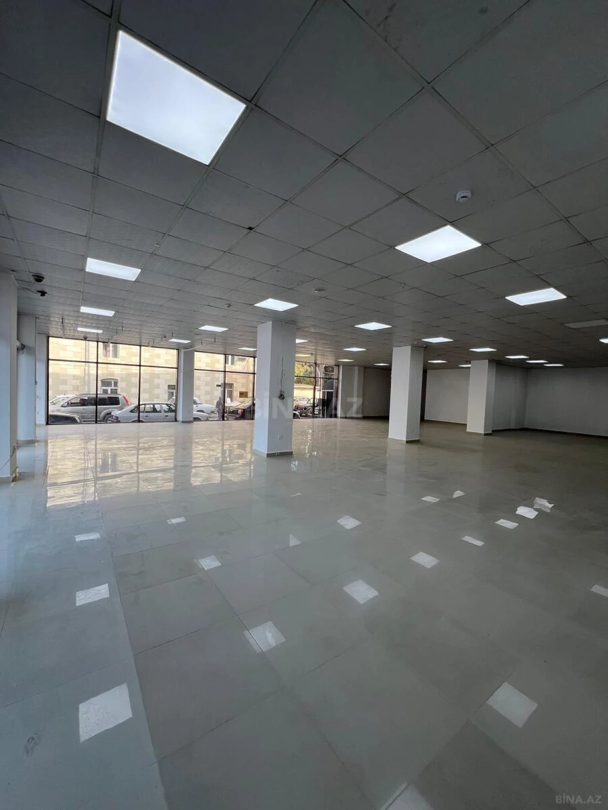 Satılır obyekt 1300 m²