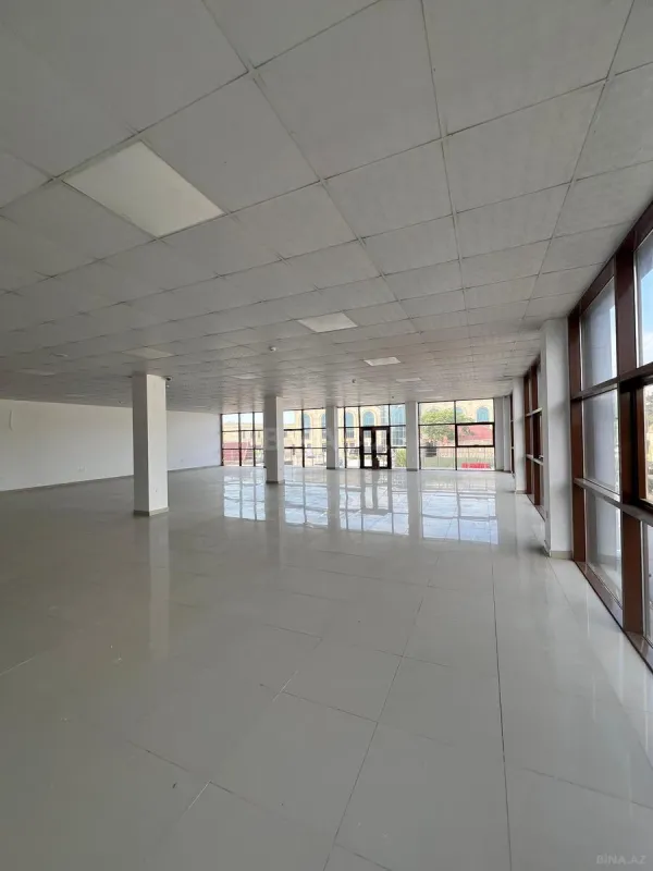 Satılır obyekt 1300 m²