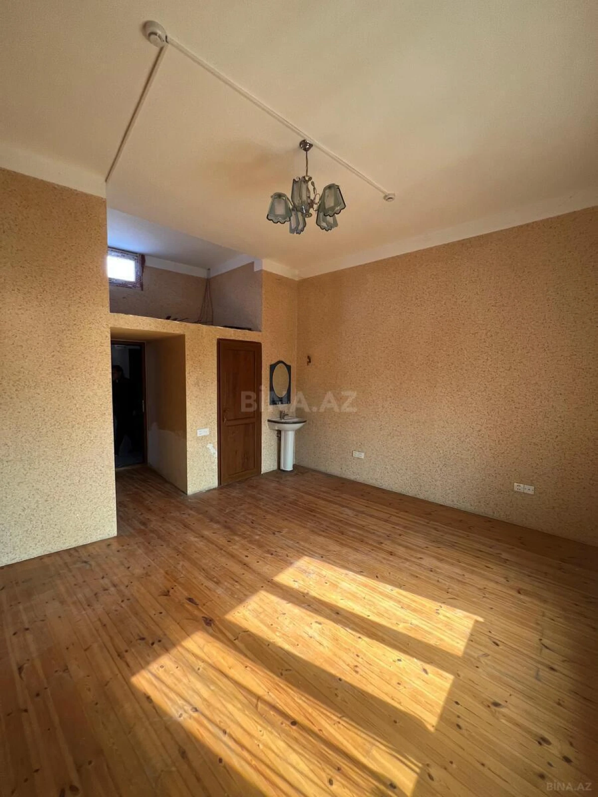 Satılır obyekt 1300 m²