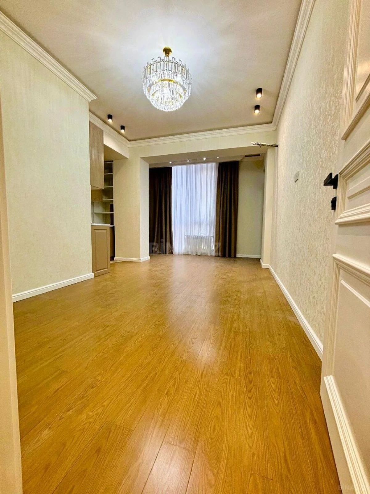 Satılır 3 otaqlı mənzil 100.7 m²