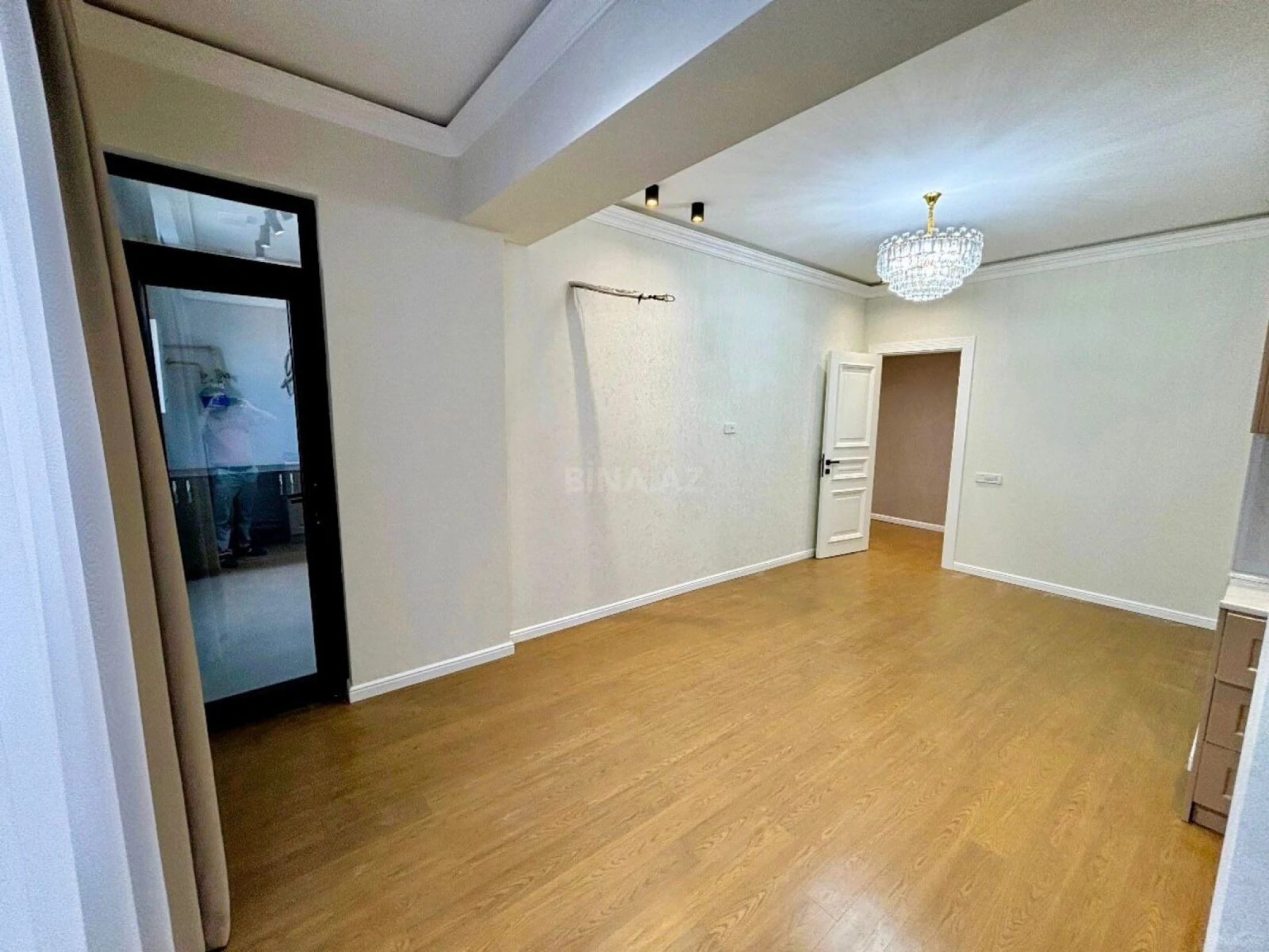 Satılır 3 otaqlı mənzil 100.7 m²