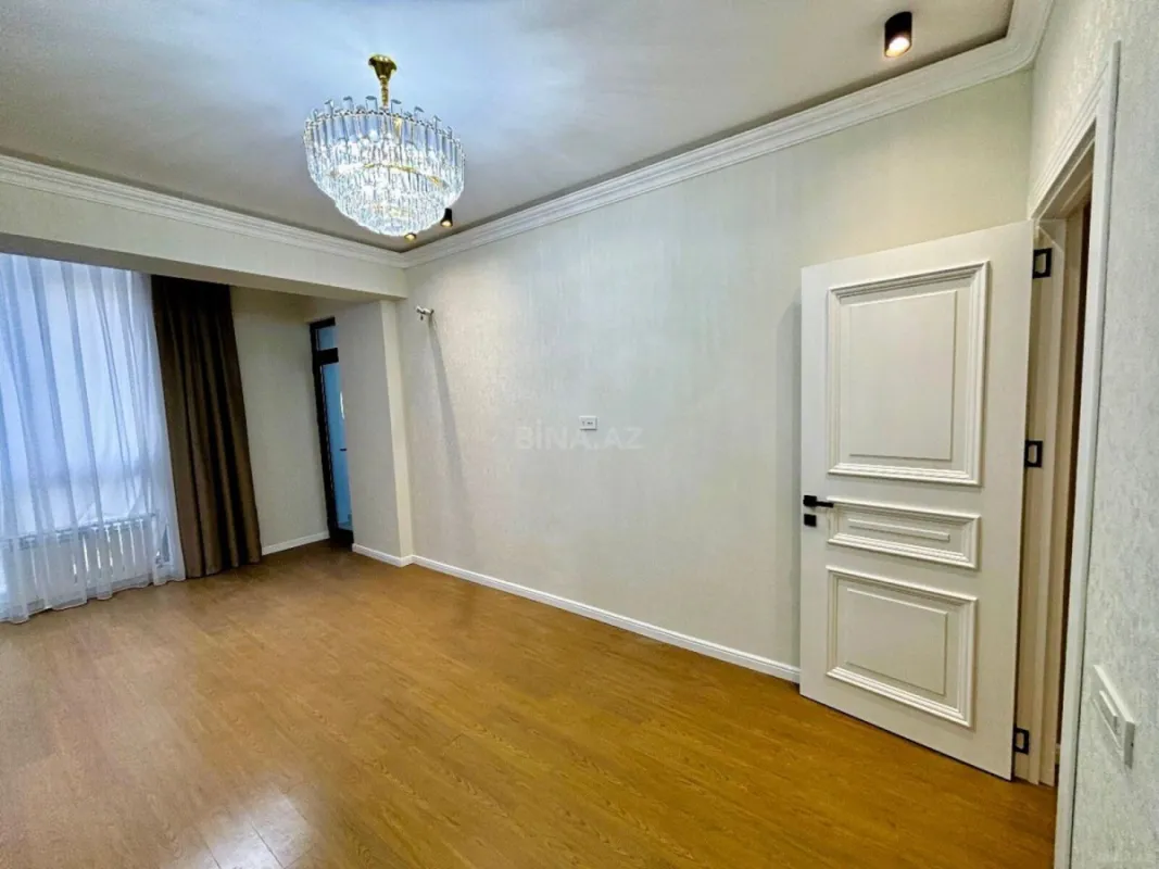 Satılır 3 otaqlı mənzil 100.7 m²