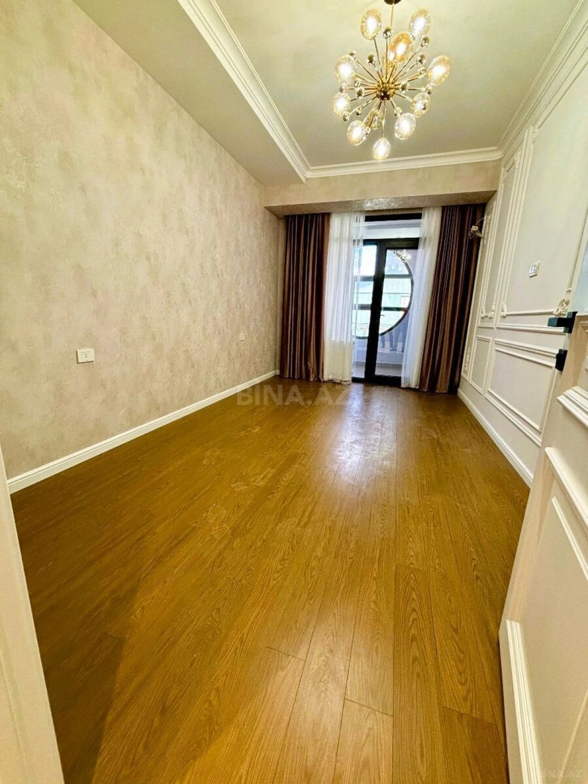 Satılır 3 otaqlı mənzil 100.7 m²