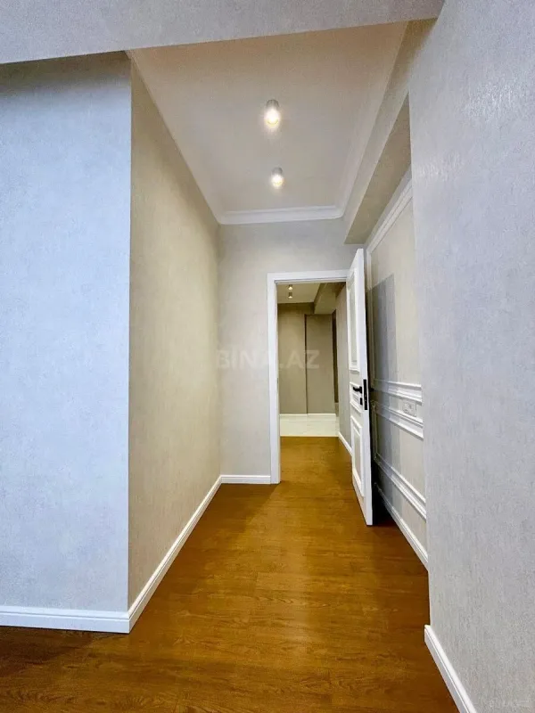 Satılır 3 otaqlı mənzil 100.7 m²